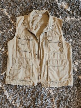 Columbia Men's Lightweight Utility Vest in Khaki